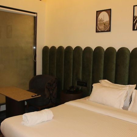 Gulf Hotel Mumbai- The Boutique Hotel Colaba Mumbai Eksteriør bilde