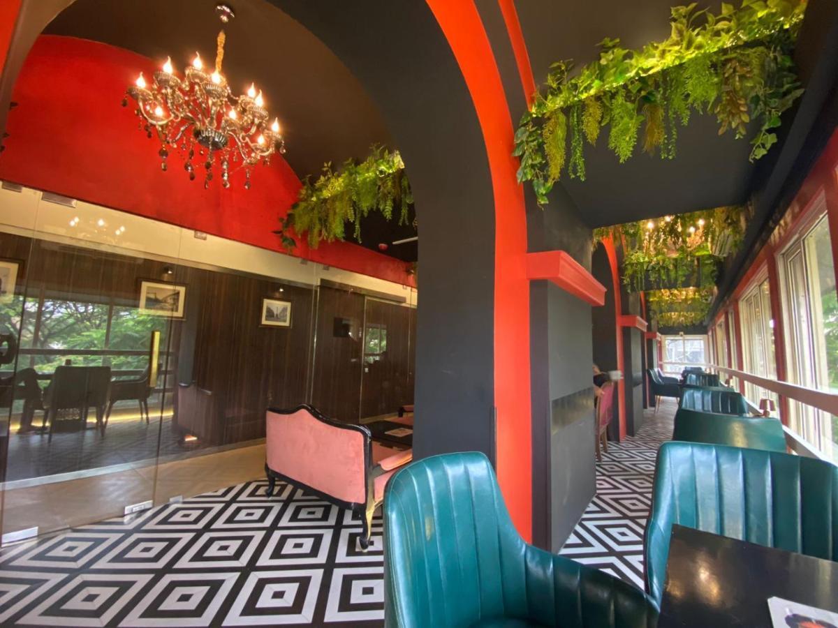 Gulf Hotel Mumbai- The Boutique Hotel Colaba Mumbai Eksteriør bilde