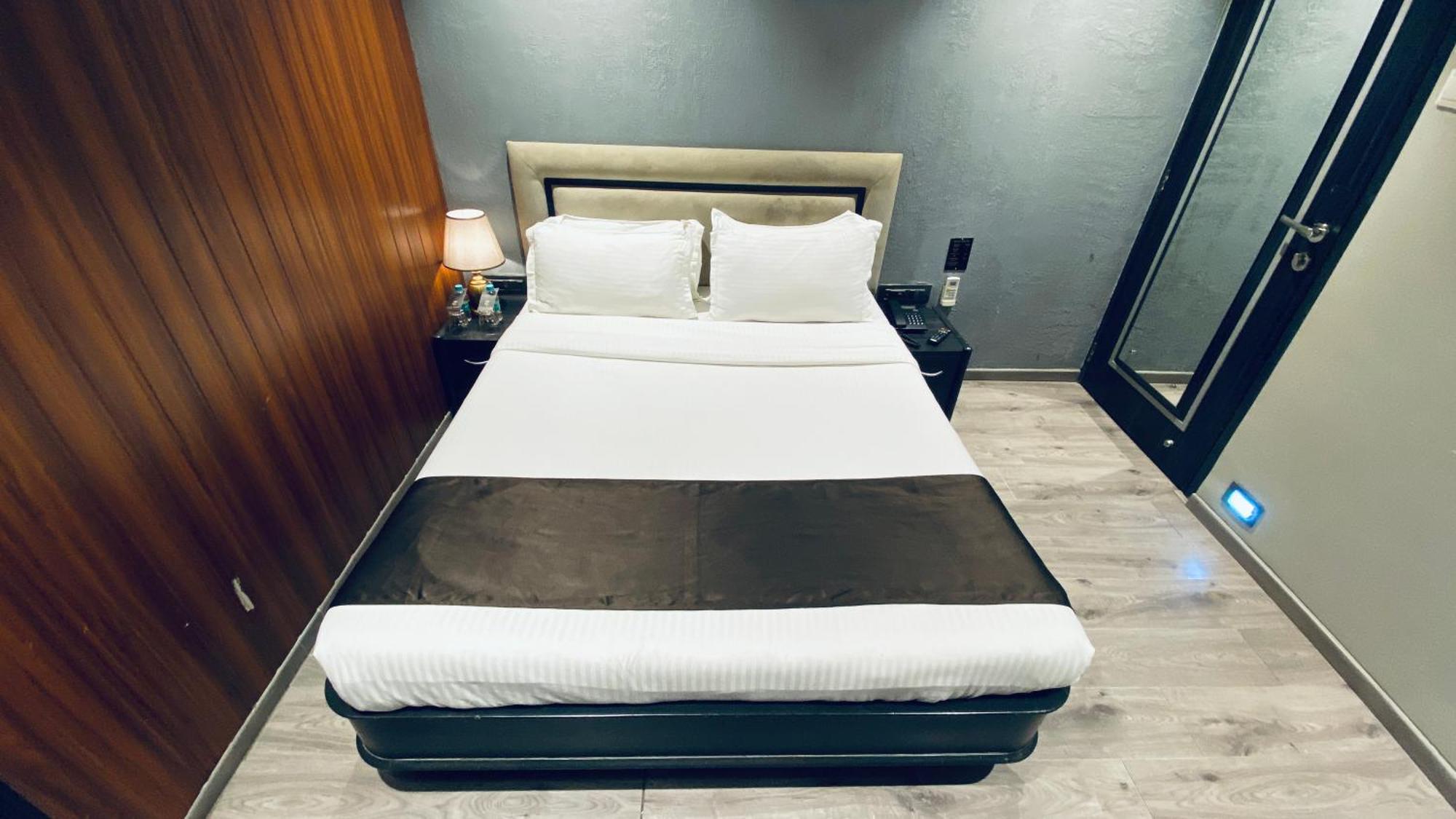 Gulf Hotel Mumbai- The Boutique Hotel Colaba Mumbai Eksteriør bilde
