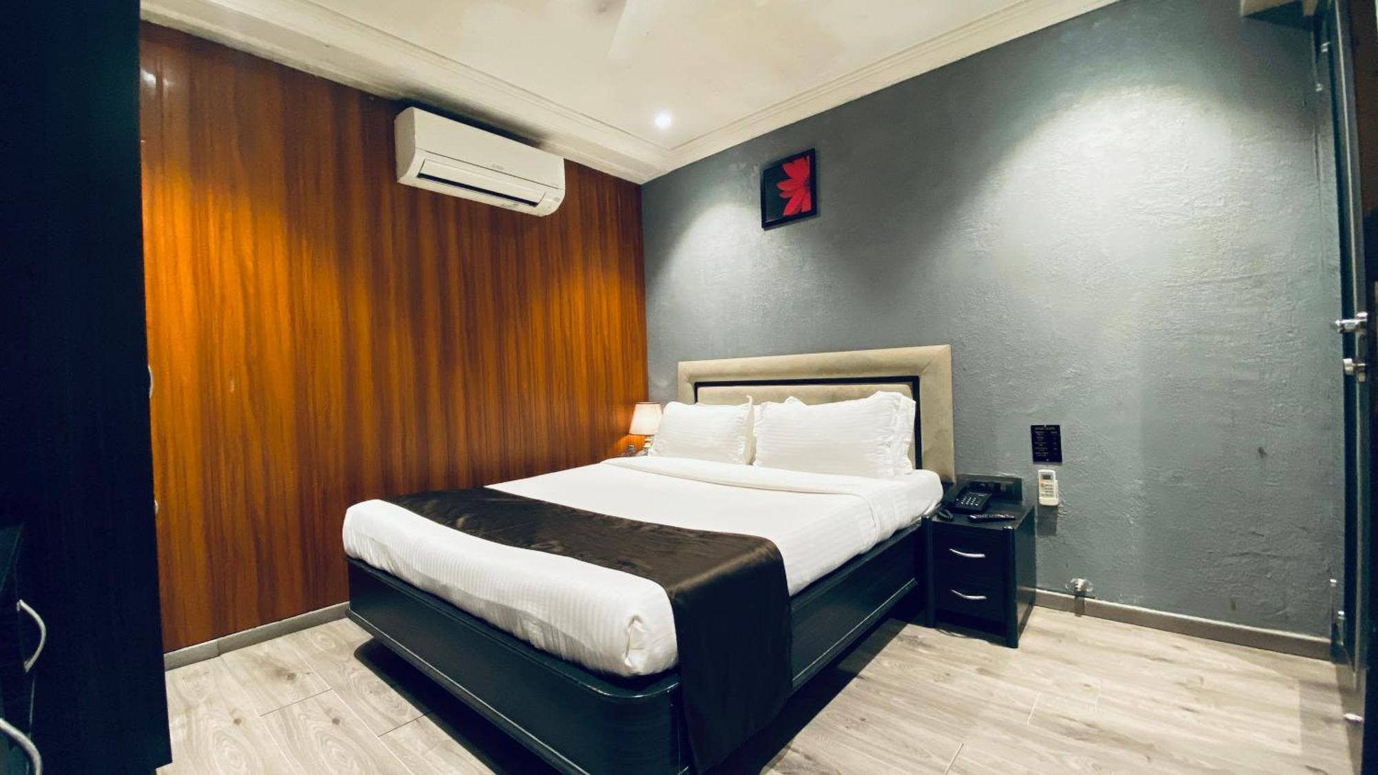 Gulf Hotel Mumbai- The Boutique Hotel Colaba Mumbai Eksteriør bilde