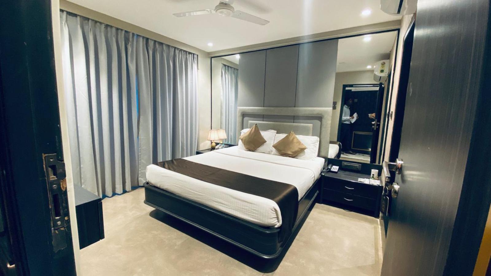 Gulf Hotel Mumbai- The Boutique Hotel Colaba Mumbai Eksteriør bilde