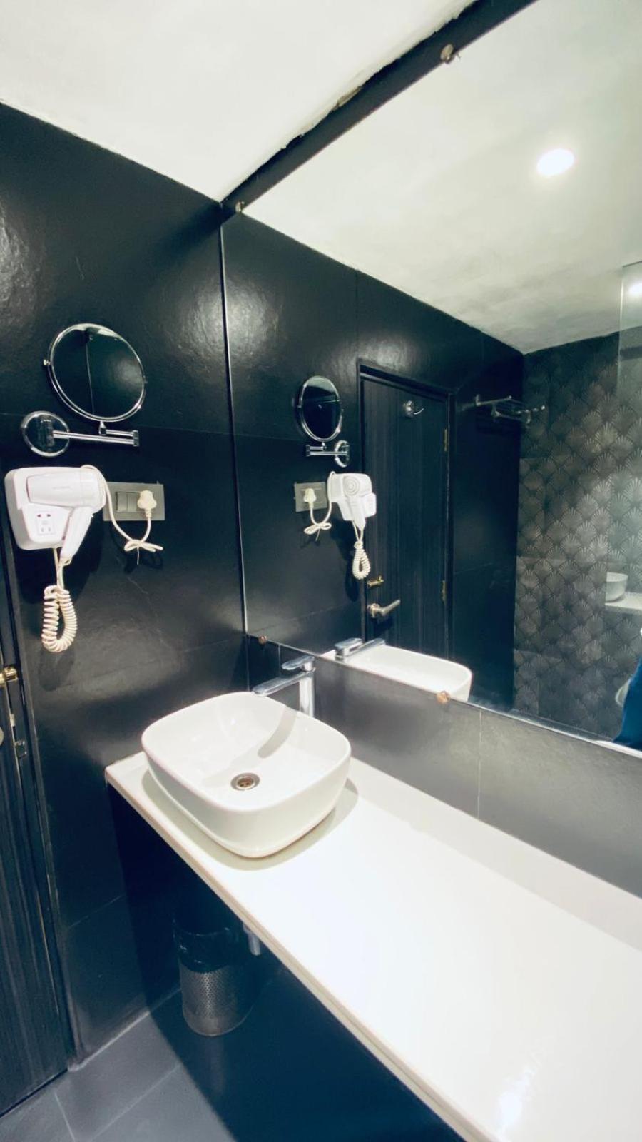 Gulf Hotel Mumbai- The Boutique Hotel Colaba Mumbai Eksteriør bilde