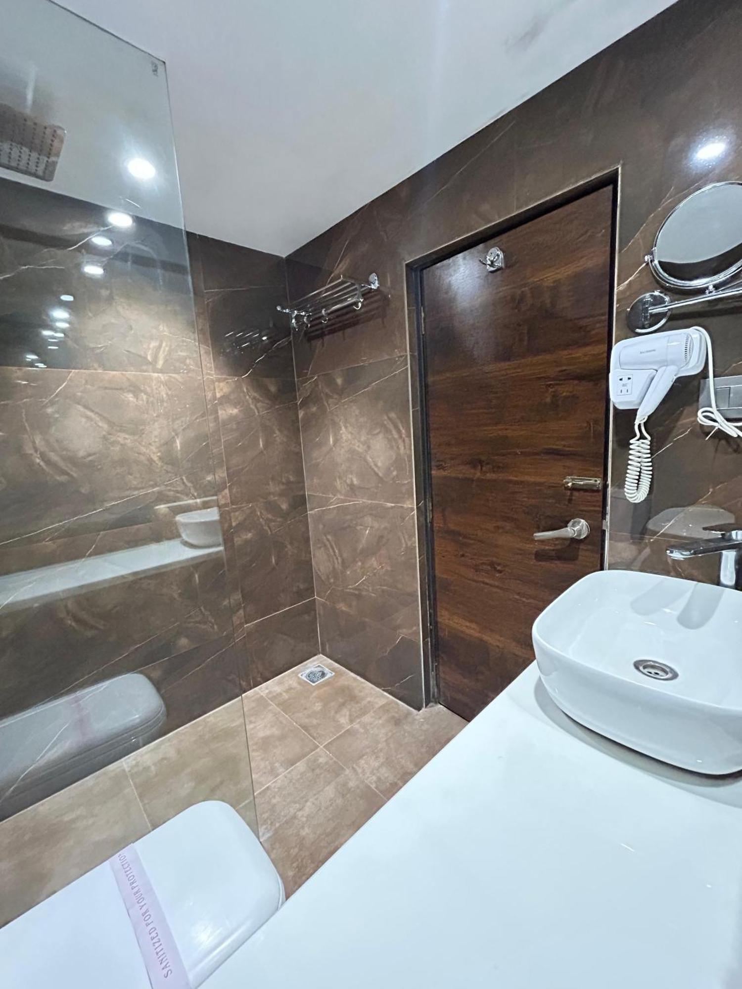 Gulf Hotel Mumbai- The Boutique Hotel Colaba Mumbai Eksteriør bilde