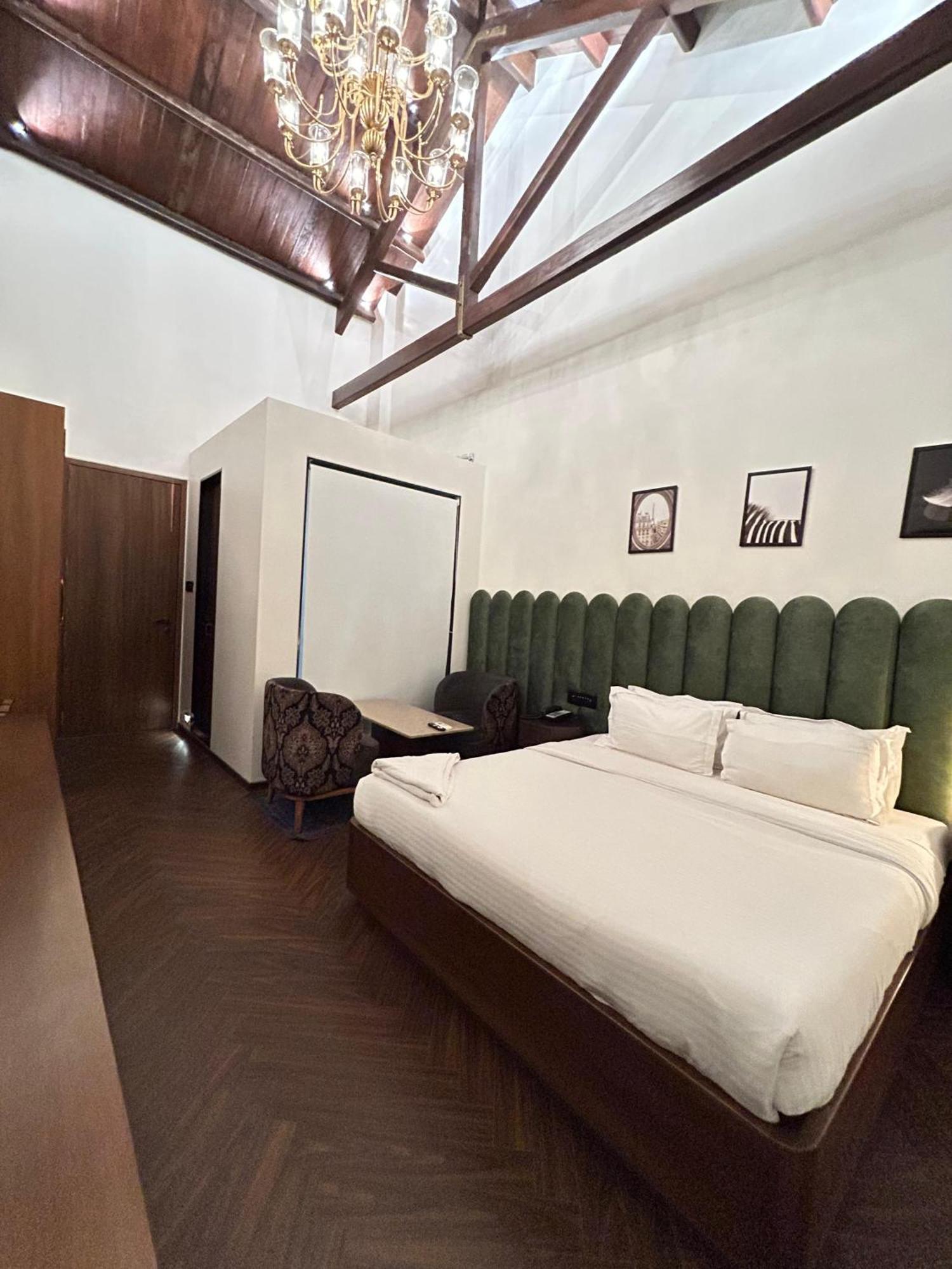 Gulf Hotel Mumbai- The Boutique Hotel Colaba Mumbai Eksteriør bilde