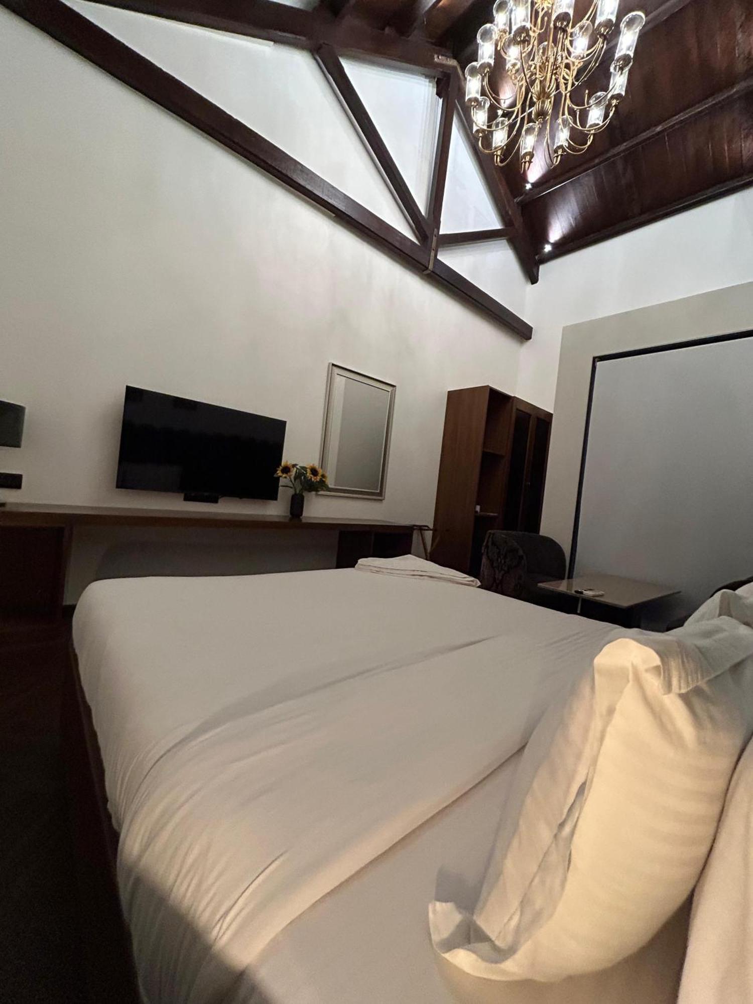 Gulf Hotel Mumbai- The Boutique Hotel Colaba Mumbai Eksteriør bilde